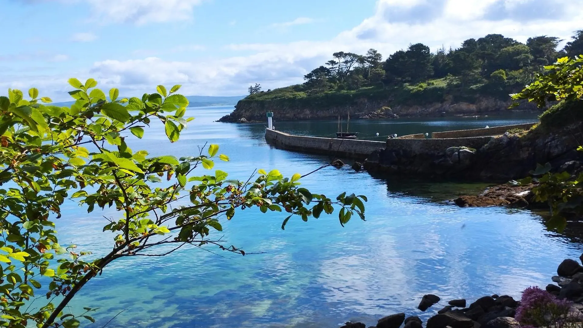 Douarnenez Treboul Pres Des Plages 0*,  France